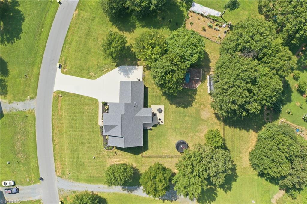 main property photo 34