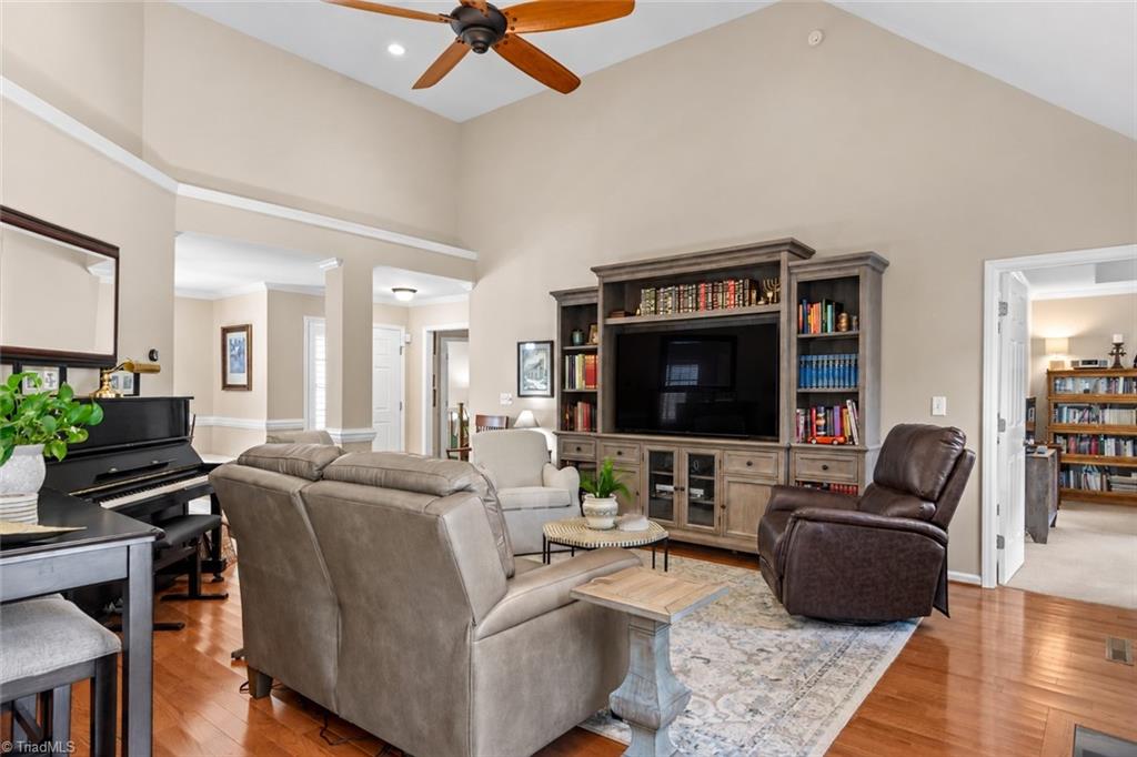 main property photo 5