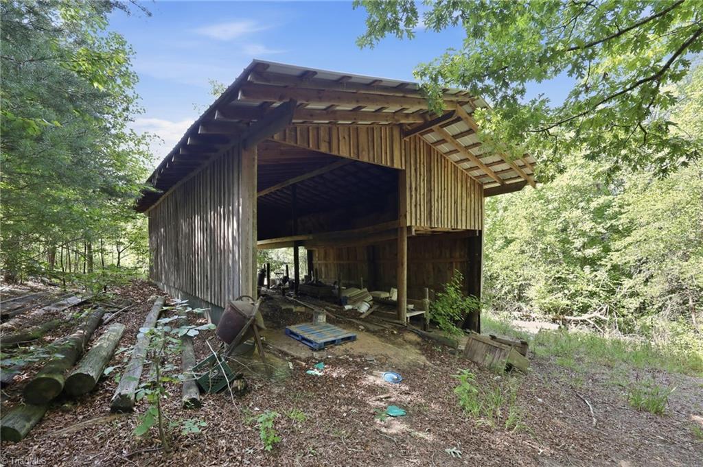 main property photo 40