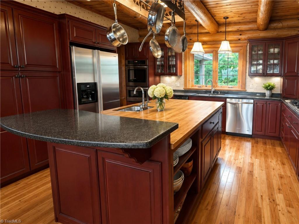 main property photo 12