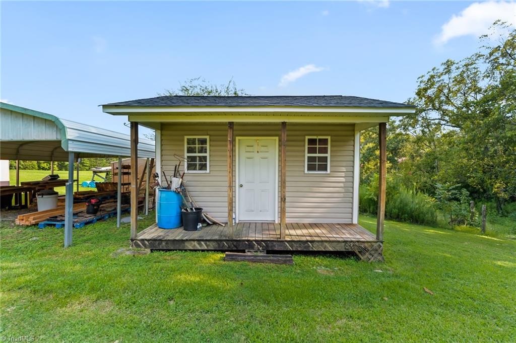 main property photo 28