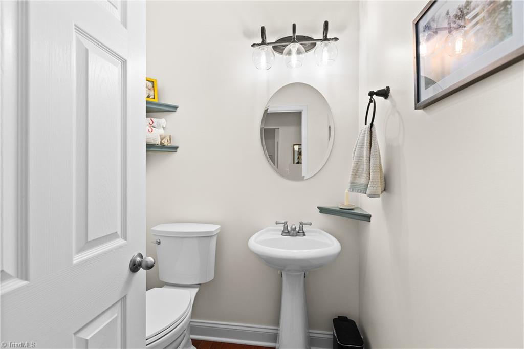 main property photo 9