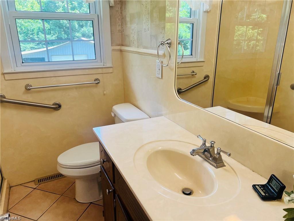 main property photo 28