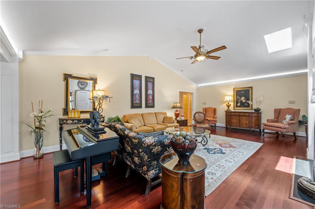 main property photo 19