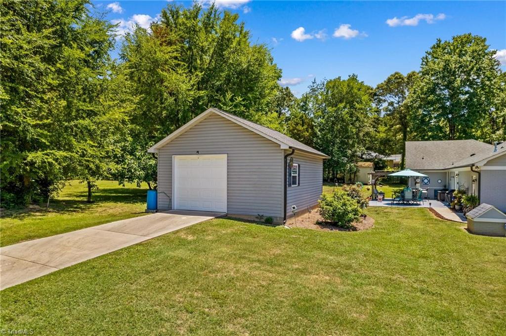 main property photo 41