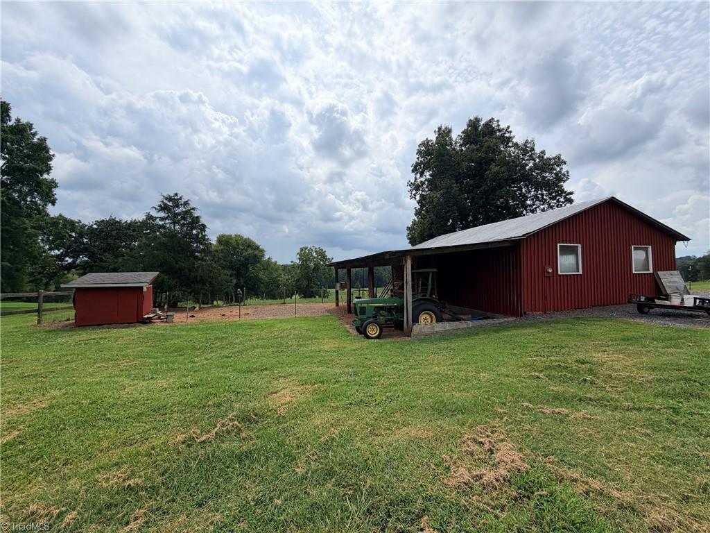 main property photo 41