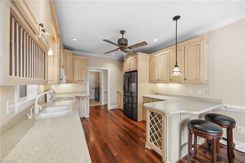 main property photo 14