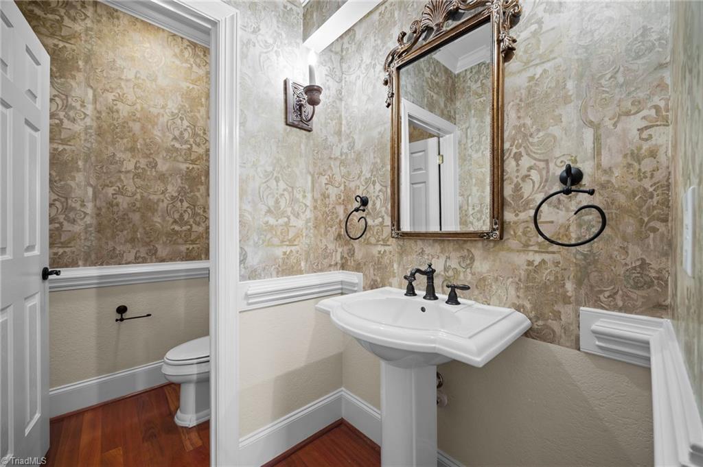 main property photo 25