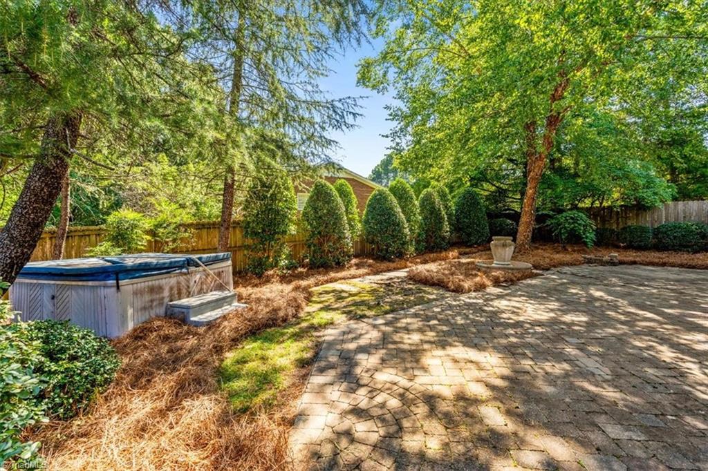 main property photo 45