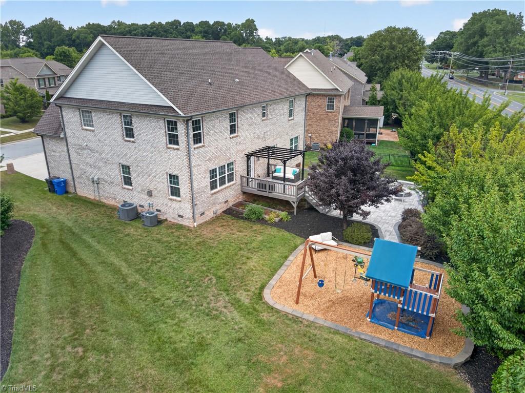 main property photo 32