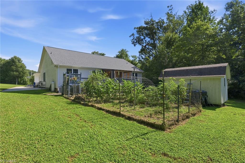 main property photo 32