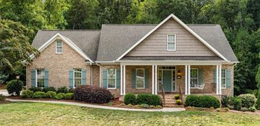 image of property with 3 Bed | 4 Bath | 3,699 Sqft