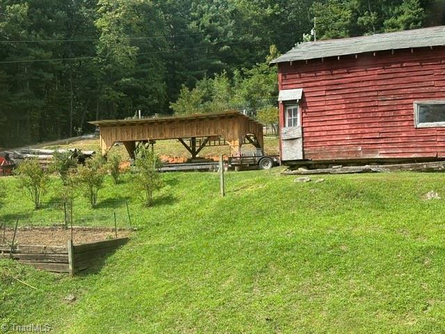 main property photo 28