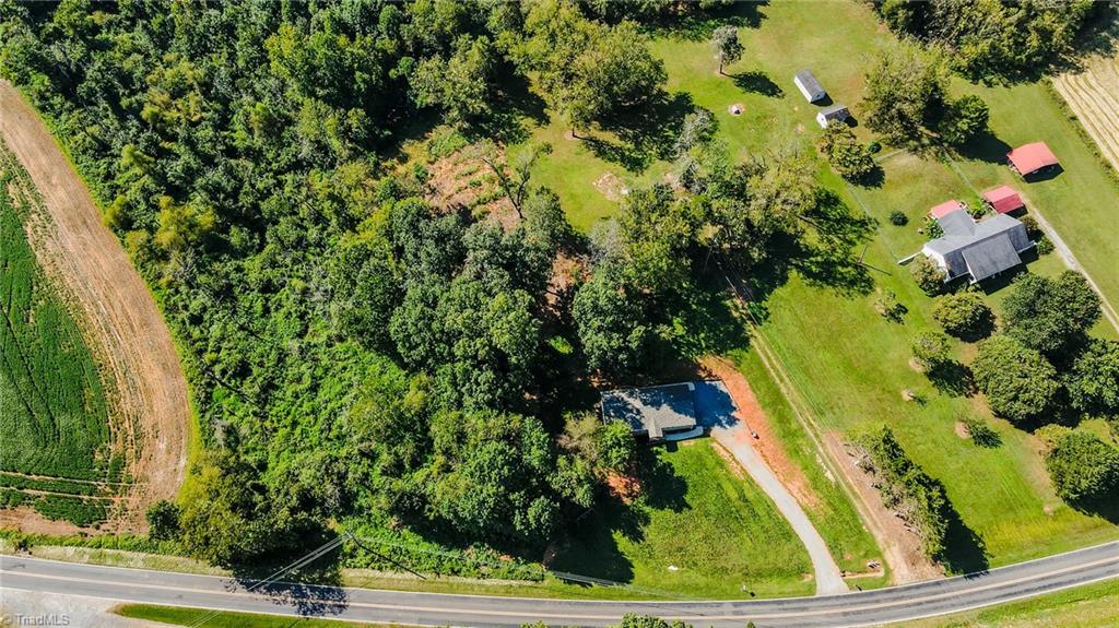 main property photo 40