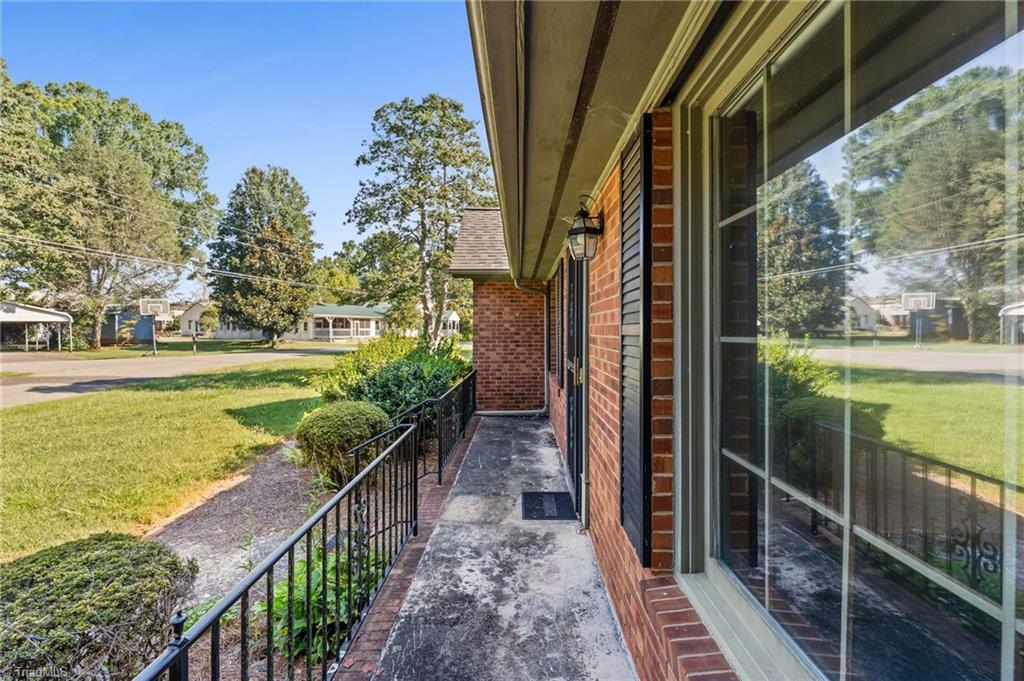 main property photo 25