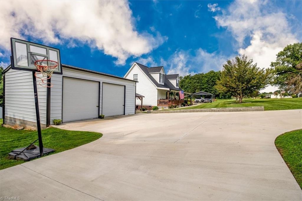 main property photo 13