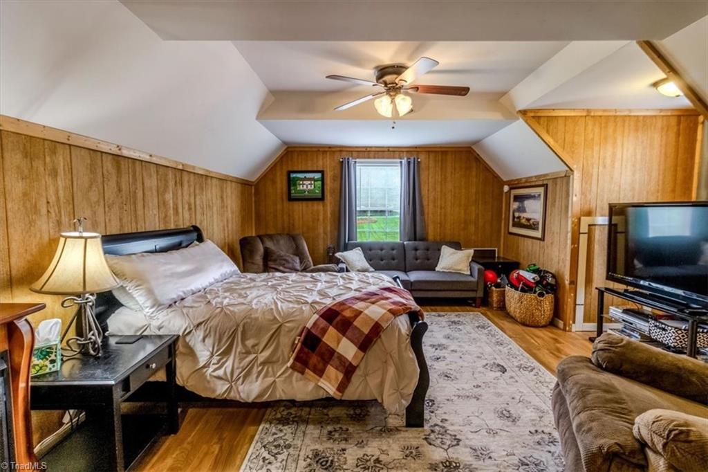 main property photo 34