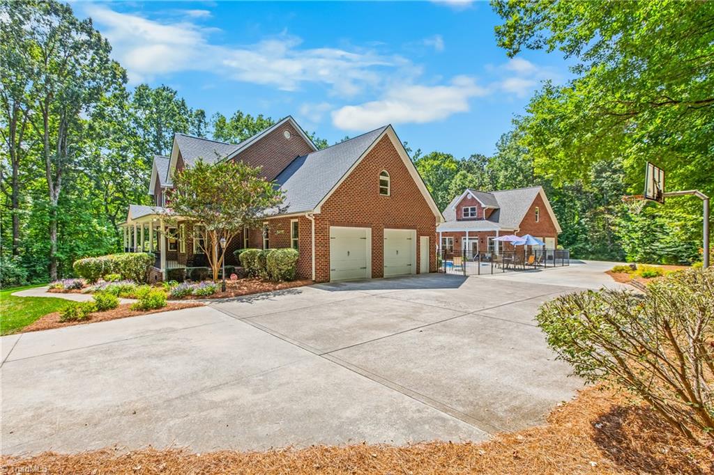 main property photo 45