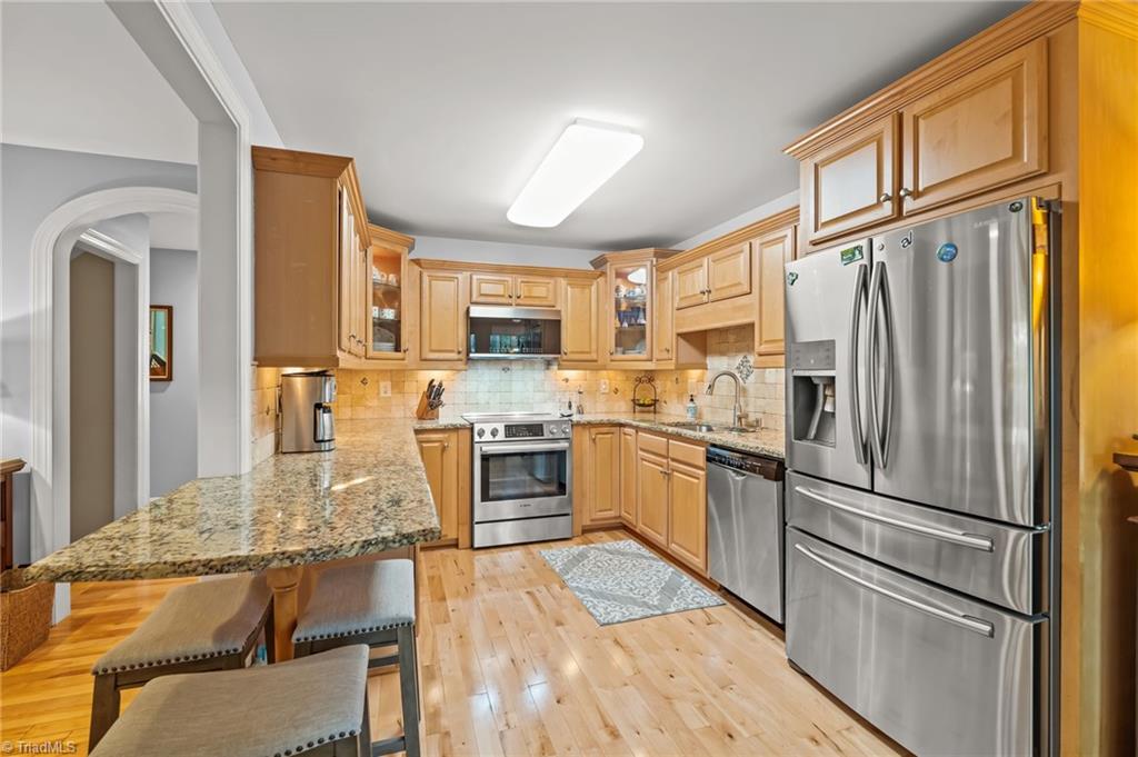 main property photo 8