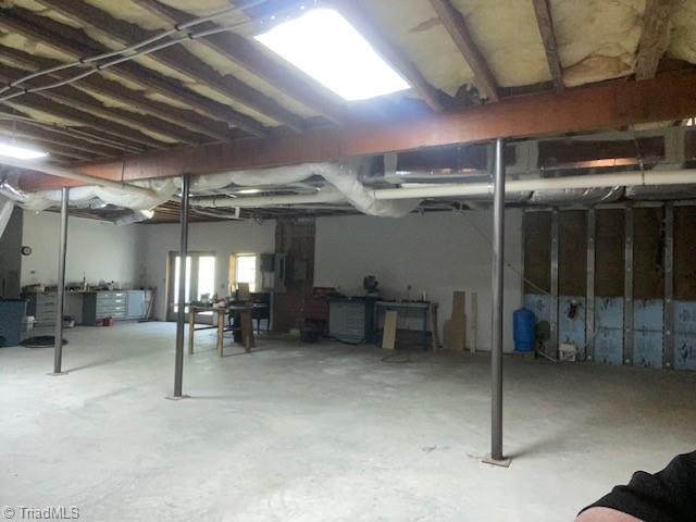 main property photo 40