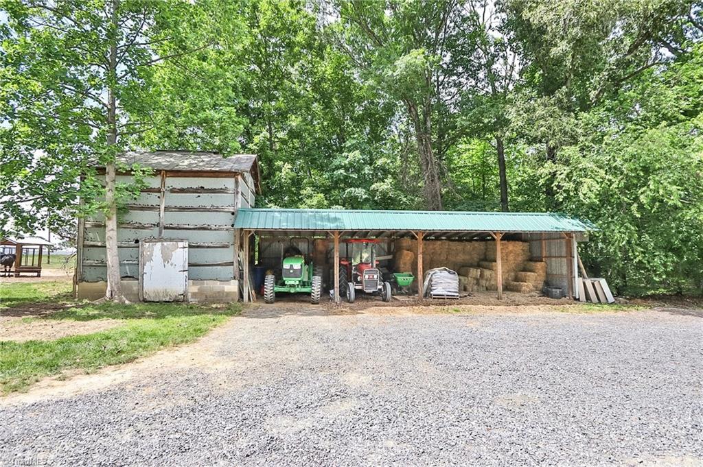 main property photo 40
