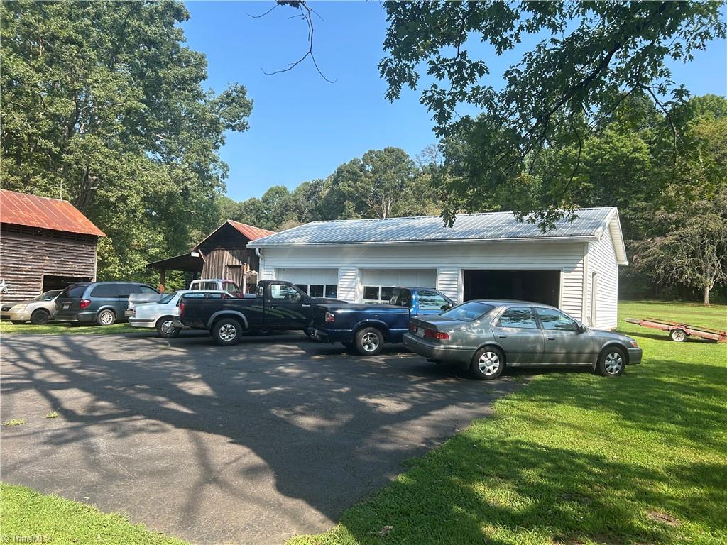 main property photo 6