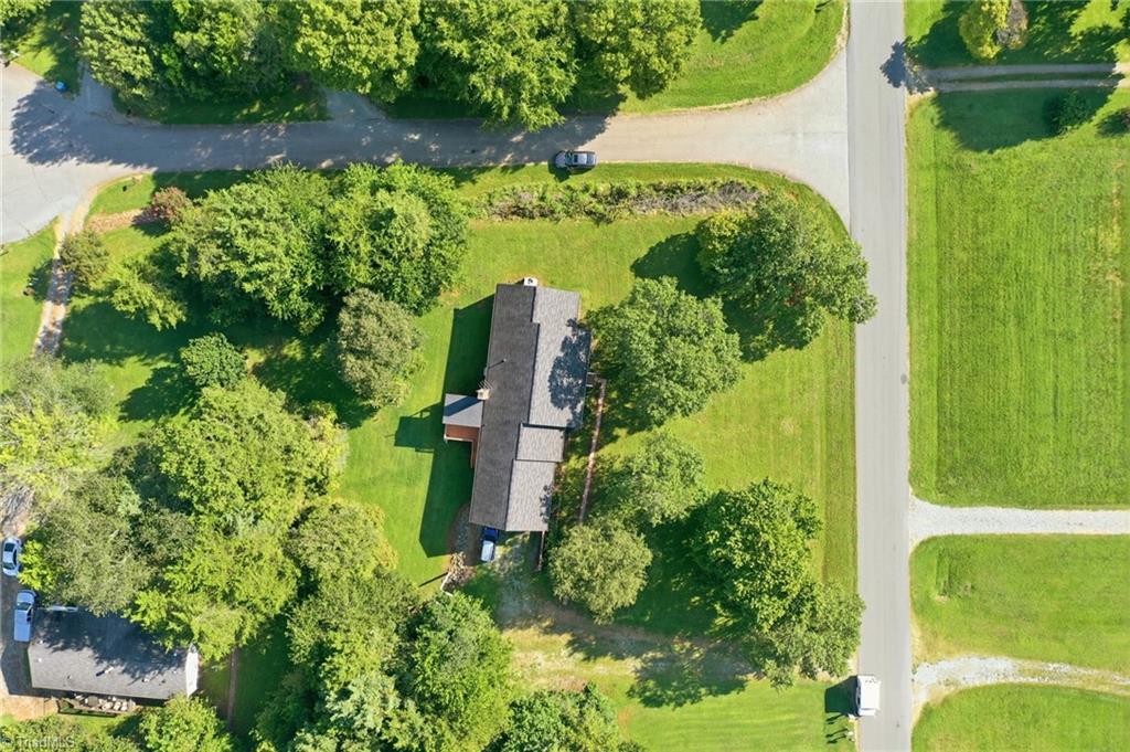 main property photo 33