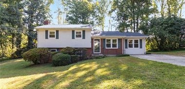 image of property with 4 Bed | 2 Bath | 1,961 Sqft