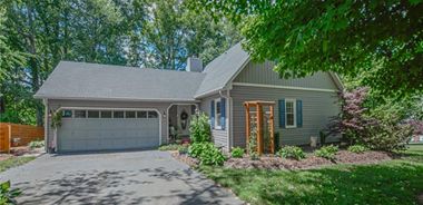 image of property with 3 Bed | 2 Bath | 1,689 Sqft