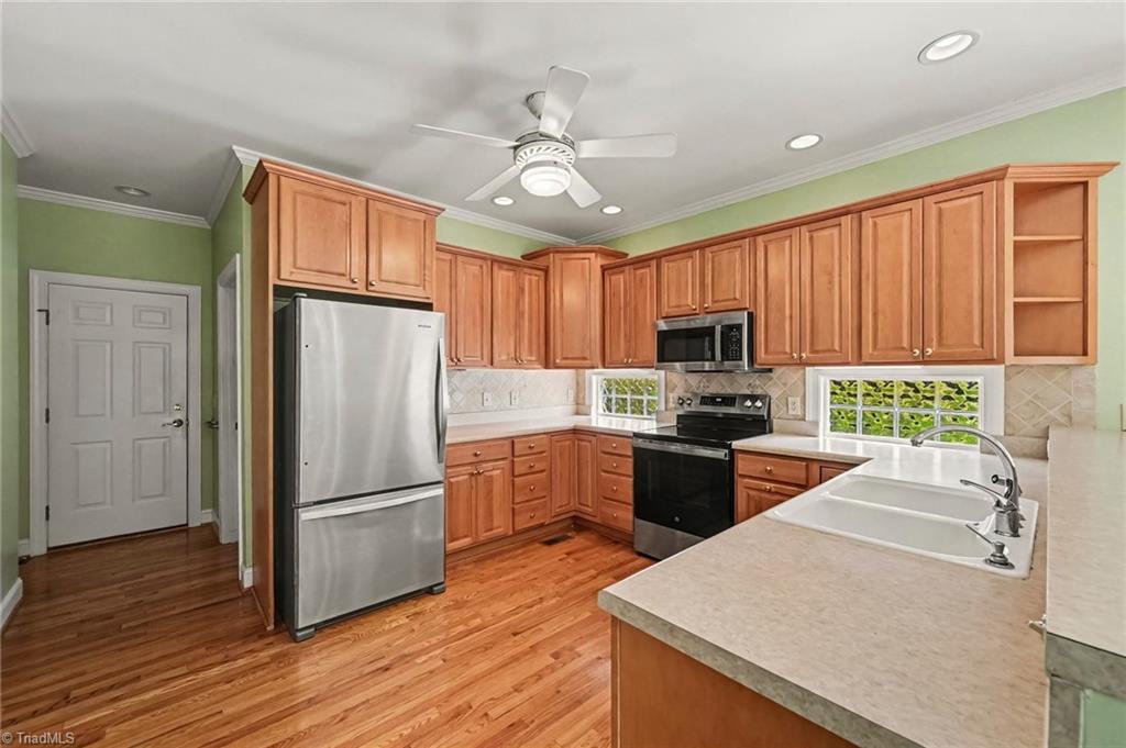 main property photo 8