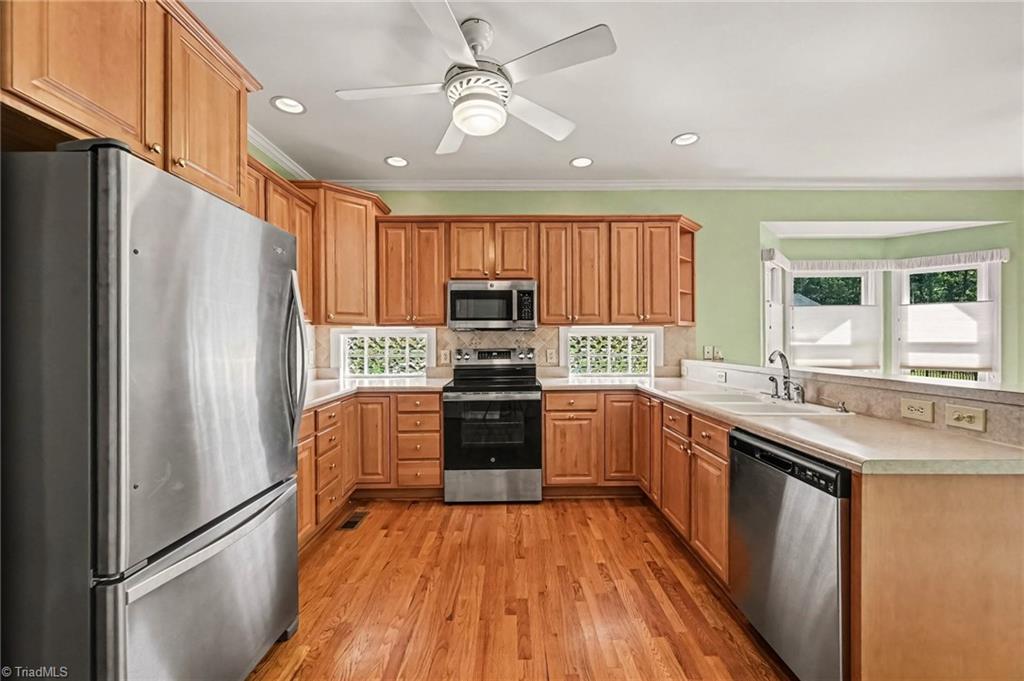 main property photo 9