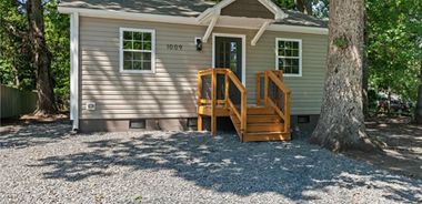image of property with 2 Bed | 1 Bath | 672 Sqft