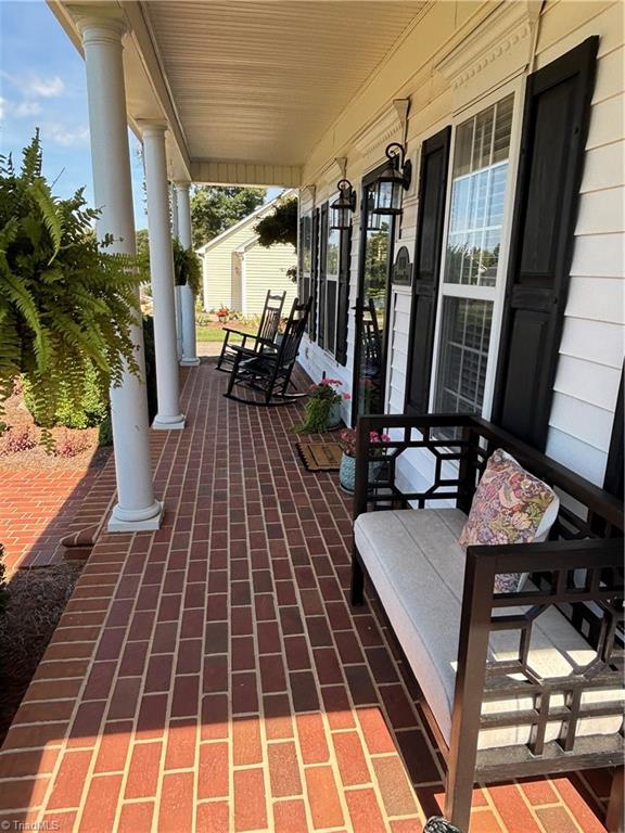 main property photo 9