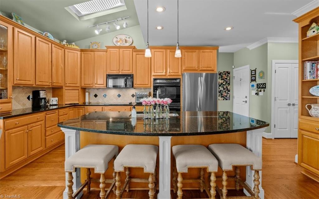 main property photo 9