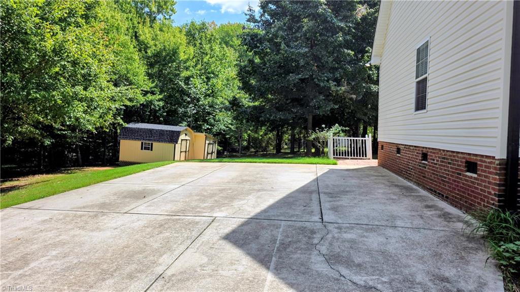 main property photo 41