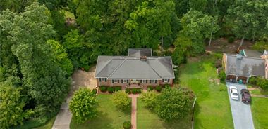 image of property with 3 Bed | 2 Bath | 3,143 Sqft
