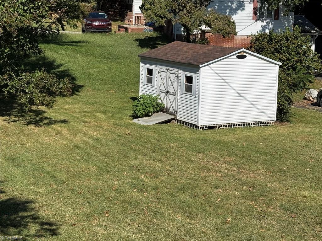 main property photo 13