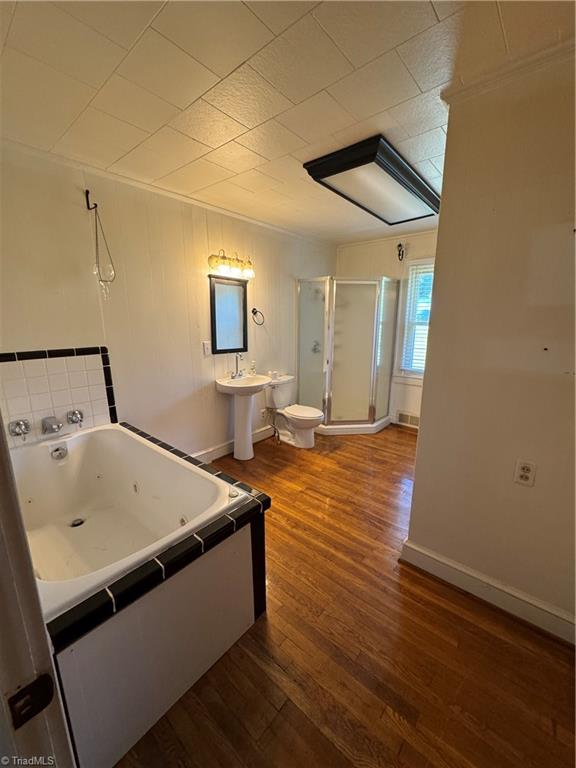 main property photo 44