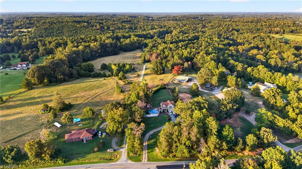main property photo 10