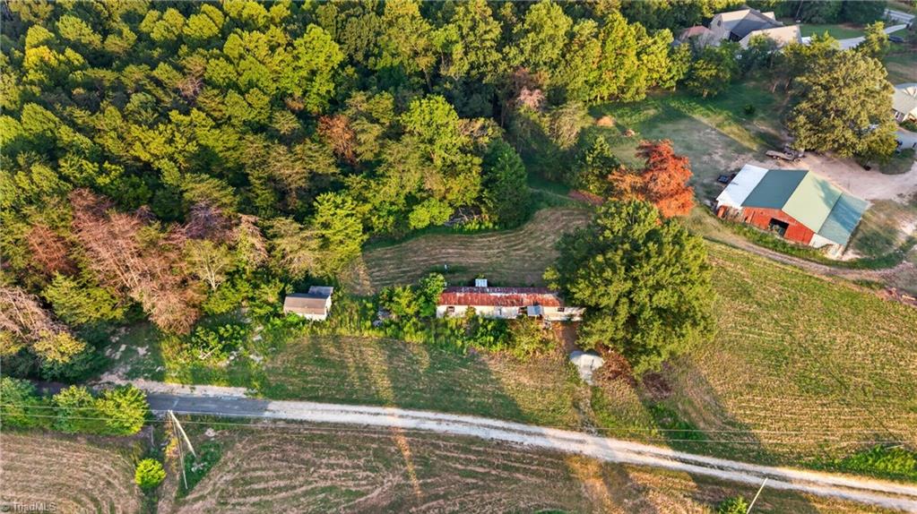 main property photo 6