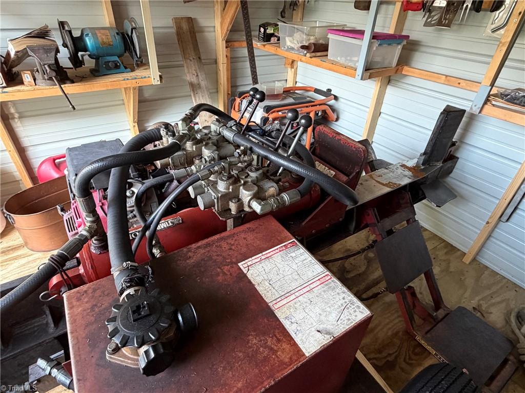 main property photo 8