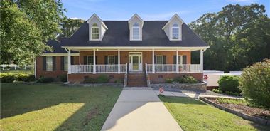image of property with 3 Bed | 4 Bath | 3,909 Sqft