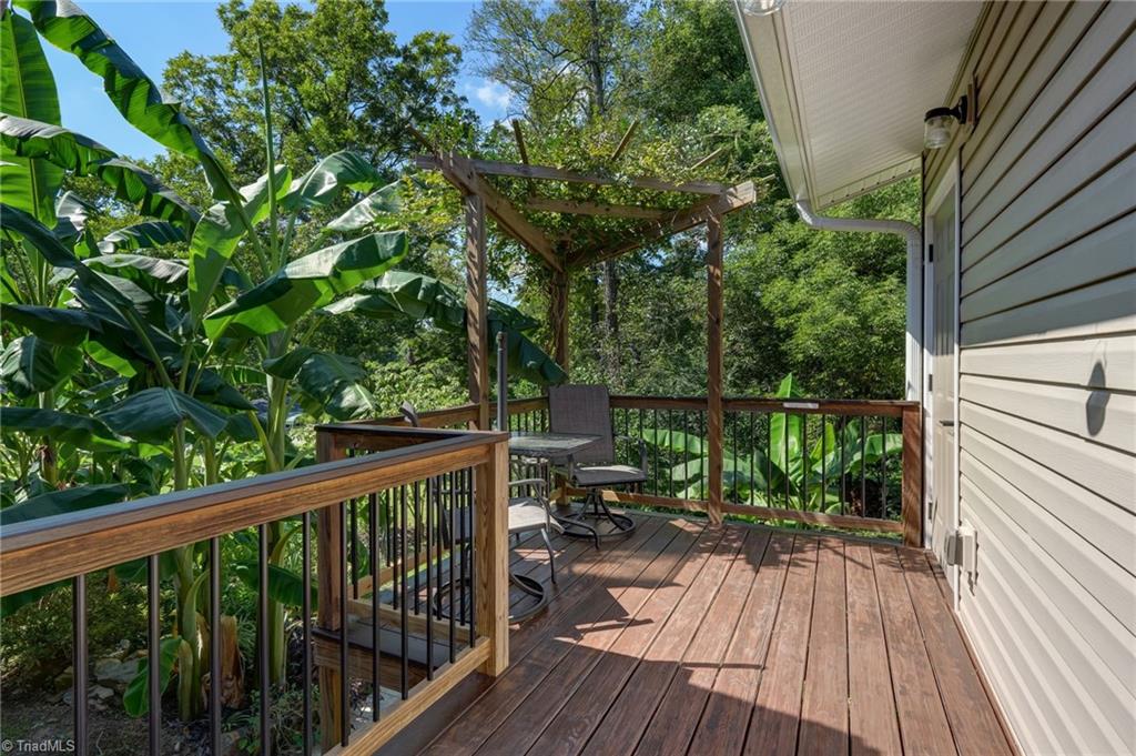 main property photo 33