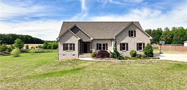 image of property with 3 Bed | 3 Bath | 3,561 Sqft