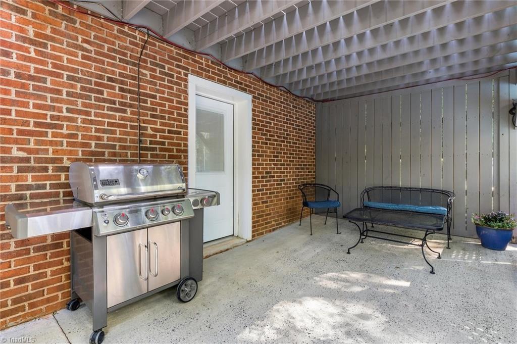 main property photo 31