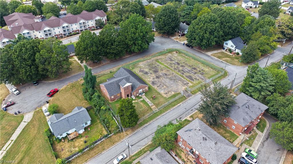 main property photo 28