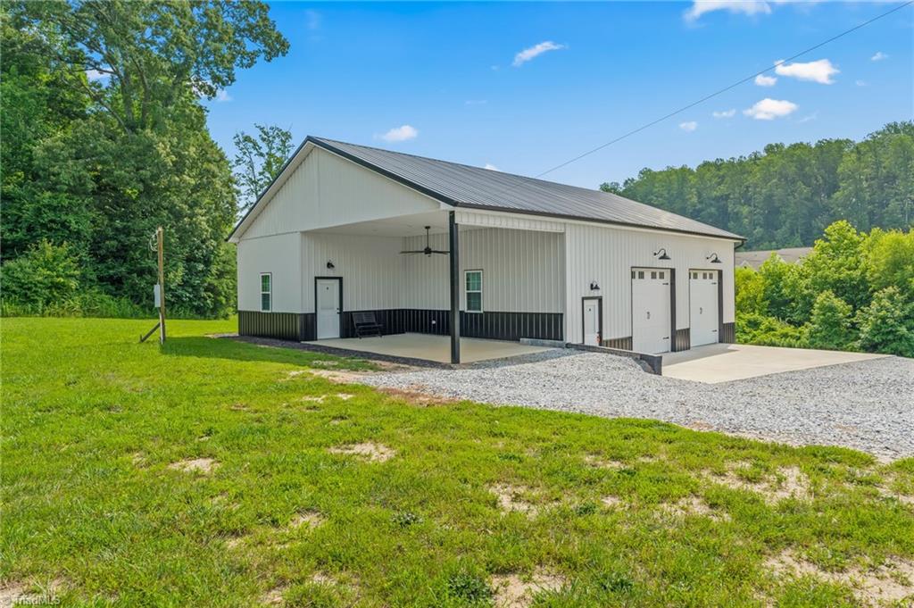 main property photo 16