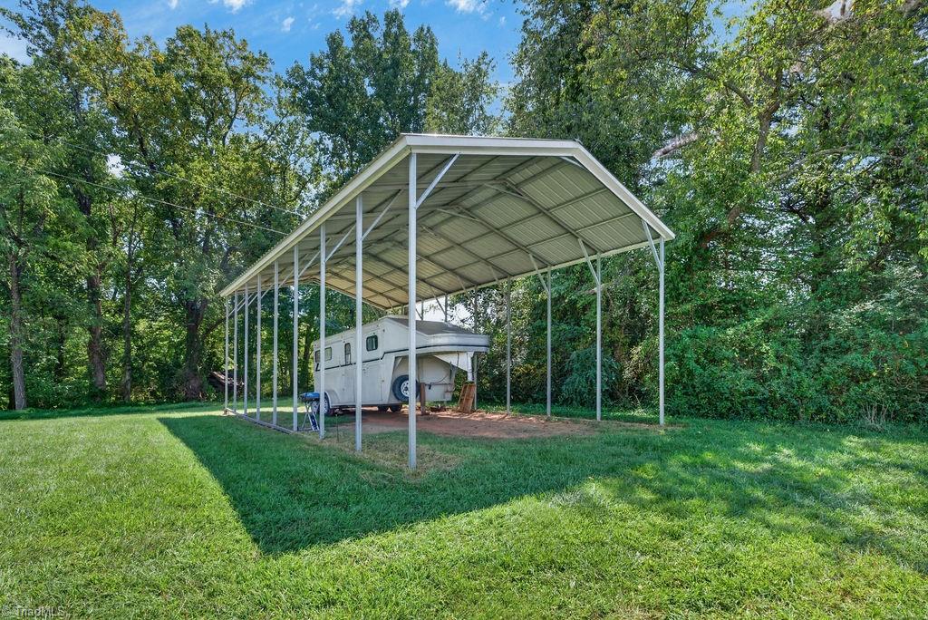 main property photo 40