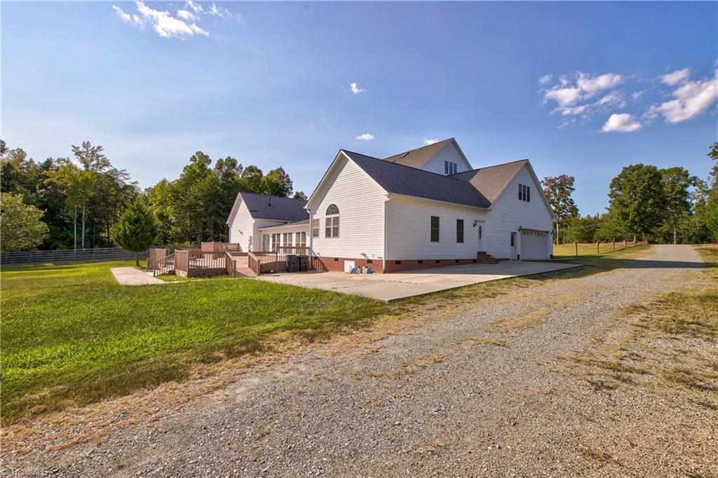 main property photo 40