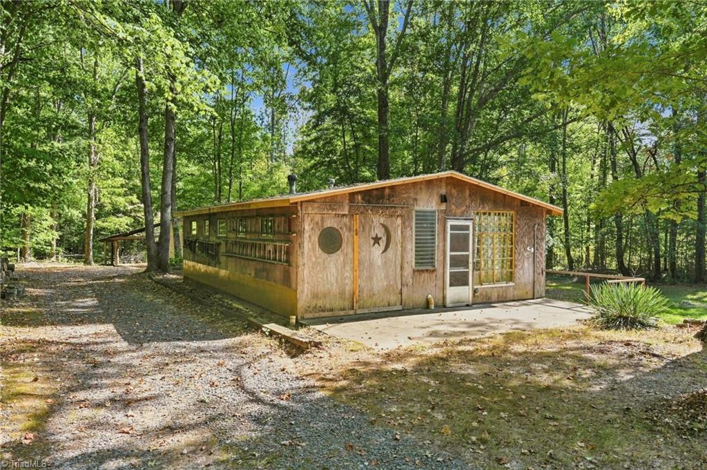 main property photo 32